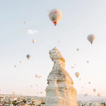 Paradise Cappadocia & Rooftop 2*